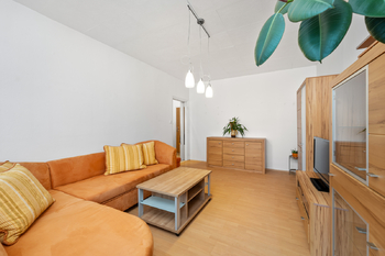 obývací pokoj - Prodej bytu 2+1 v osobním vlastnictví 64 m², Suchdol nad Lužnicí