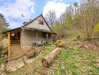 Prodej pozemku 1880 m², Nižbor