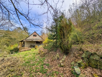 Prodej pozemku 1880 m², Nižbor