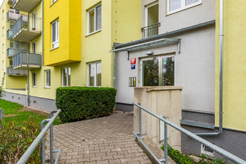 Prodej bytu 2+kk v osobním vlastnictví 64 m², Praha 9 - Čakovice