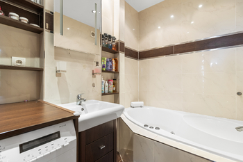 Prodej bytu 3+kk v osobním vlastnictví 73 m², Praha 5 - Smíchov