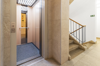 Prodej bytu 3+kk v osobním vlastnictví 73 m², Praha 5 - Smíchov