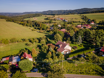 Prodej pozemku 711 m², Hracholusky