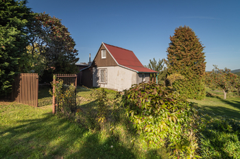 Prodej pozemku 711 m², Hracholusky