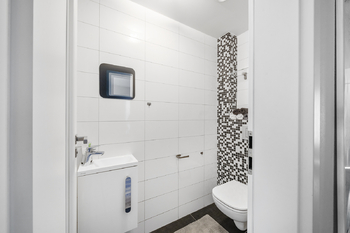 WC - patro - Prodej domu 215 m², Stěžery