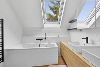 Pronájem domu 182 m², Praha 9 - Újezd nad Lesy
