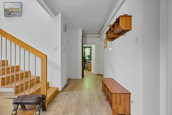 Pronájem domu 182 m², Praha 9 - Újezd nad Lesy