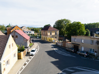 Prodej domu 448 m², Zabrušany