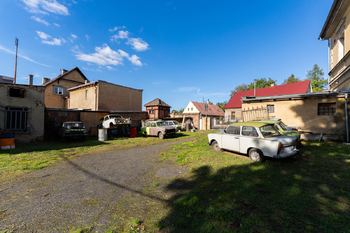 Prodej domu 448 m², Zabrušany