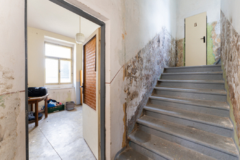 Prodej domu 448 m², Zabrušany