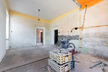 Prodej domu 448 m², Zabrušany