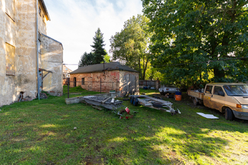 Prodej domu 448 m², Zabrušany