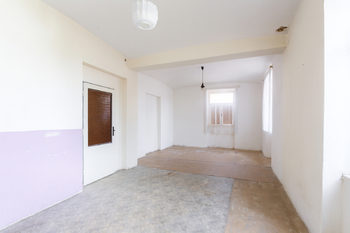 Prodej domu 448 m², Zabrušany