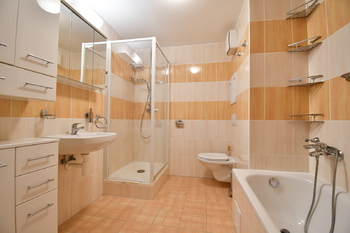 Pronájem bytu 2+kk v osobním vlastnictví 62 m², Hradec Králové