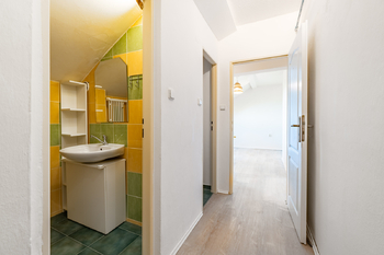 Prodej bytu 2+1 v osobním vlastnictví 44 m², Praha 10 - Uhříněves