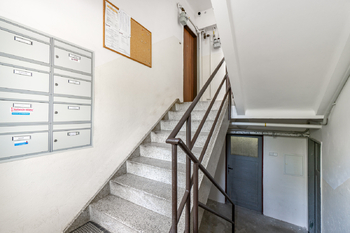 Prodej bytu 2+1 v osobním vlastnictví 44 m², Praha 10 - Uhříněves