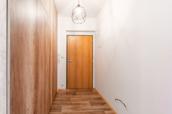 Prodej bytu 2+kk v osobním vlastnictví 62 m², Praha 8 - Kobylisy