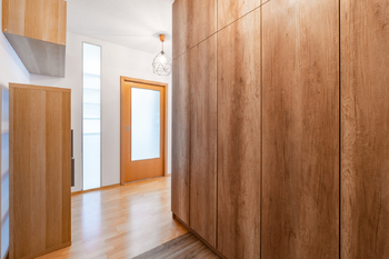 Prodej bytu 2+kk v osobním vlastnictví 62 m², Praha 8 - Kobylisy