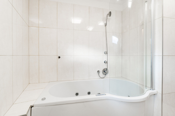 Prodej bytu 2+kk v osobním vlastnictví 62 m², Praha 8 - Kobylisy