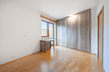 Prodej bytu 2+kk v osobním vlastnictví 62 m², Praha 8 - Kobylisy