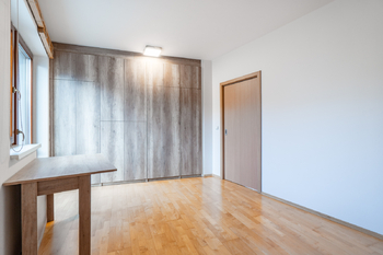 Prodej bytu 2+kk v osobním vlastnictví 62 m², Praha 8 - Kobylisy