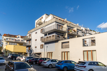 Prodej bytu 2+kk v osobním vlastnictví 62 m², Praha 8 - Kobylisy