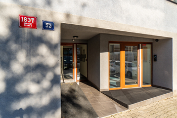 Prodej bytu 2+kk v osobním vlastnictví 62 m², Praha 8 - Kobylisy