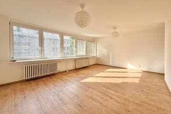 Pronájem bytu 6 a více v osobním vlastnictví 220 m², Praha 8 - Kobylisy