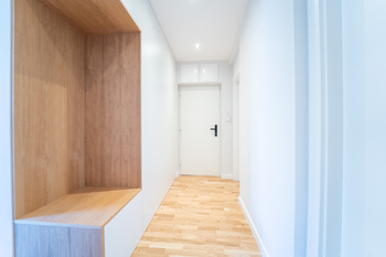 Vstupní prostor bytu s vestavěnými skříněmi - Pronájem bytu 3+1 v osobním vlastnictví 76 m², Kolín
