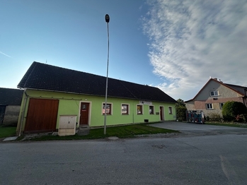 Pronájem obchodních prostor 189 m², Roudné