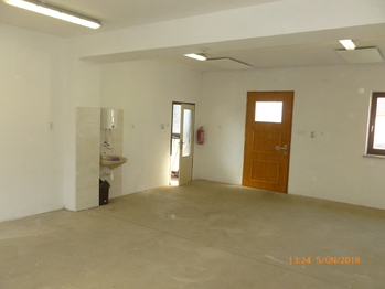 Pronájem obchodních prostor 189 m², Roudné