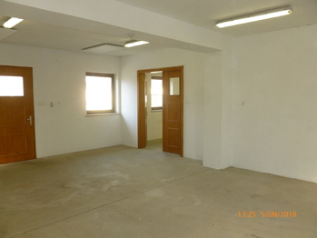 Pronájem obchodních prostor 189 m², Roudné