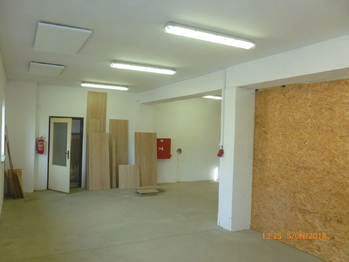 Pronájem obchodních prostor 189 m², Roudné
