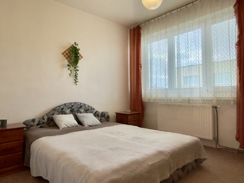 Ložnice - Prodej bytu 3+1 v osobním vlastnictví 72 m², Drnholec