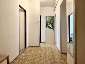 Chodba - Prodej bytu 3+1 v osobním vlastnictví 72 m², Drnholec