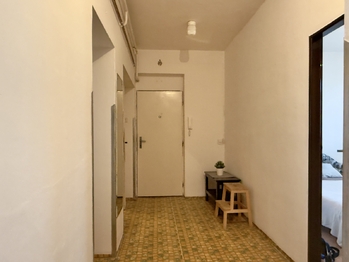 Chodba - Prodej bytu 3+1 v osobním vlastnictví 72 m², Drnholec