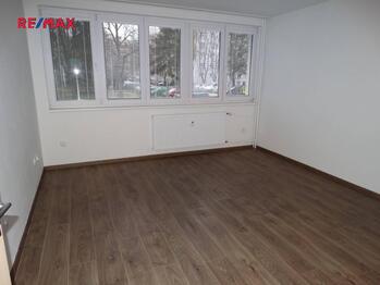 pokoj 2 - Pronájem bytu 3+1 v osobním vlastnictví 63 m², Pardubice