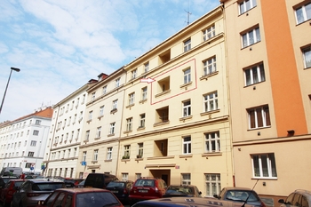 Umístění bytu v domě - Pronájem bytu 2+kk v osobním vlastnictví 40 m², Praha 10 - Vršovice
