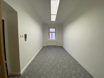 kancelář 1 - Pronájem kancelářských prostor 33 m², Plzeň