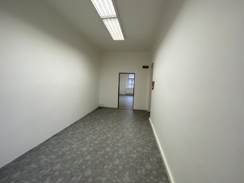 kancelář 1,2 - Pronájem kancelářských prostor 33 m², Plzeň