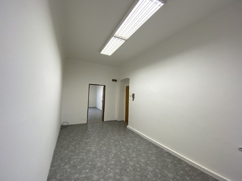 kancelář 1,2 - Pronájem kancelářských prostor 33 m², Plzeň 