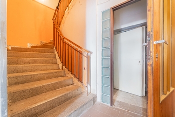 Schody do 1. patra - Prodej domu 243 m², Kutná Hora