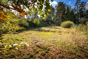 Prodej pozemku 1591 m², Hluboká nad Vltavou
