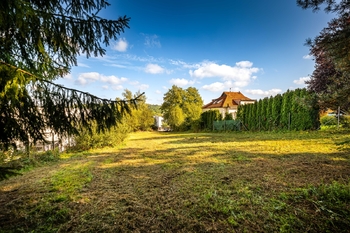 Prodej pozemku 1591 m², Hluboká nad Vltavou