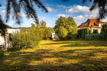 Prodej pozemku 1591 m², Hluboká nad Vltavou