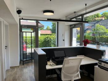 recepce - Pronájem obchodních prostor 398 m², Zubří