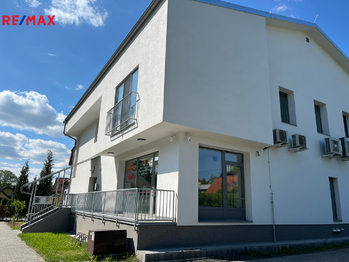 Pronájem obchodních prostor 398 m², Zubří
