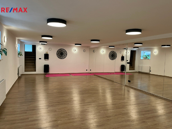 Pronájem obchodních prostor 398 m², Zubří