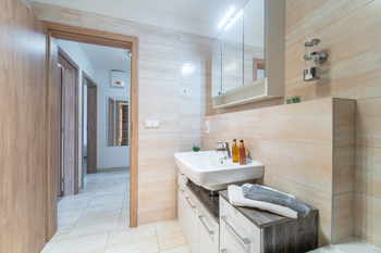 Pronájem bytu 2+kk v osobním vlastnictví 56 m², Praha 10 - Uhříněves