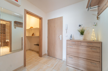 Pronájem bytu 2+kk v osobním vlastnictví 56 m², Praha 10 - Uhříněves